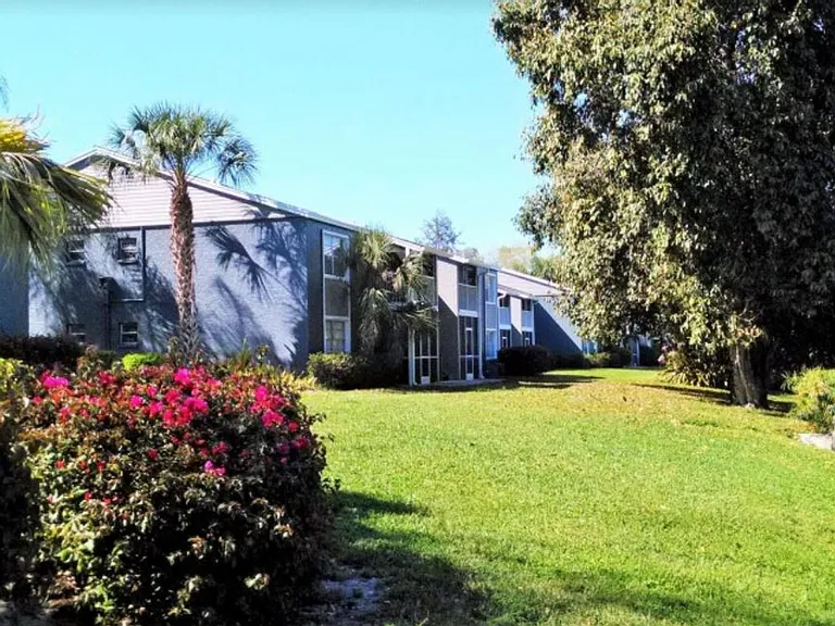 Arbor Oaks of Bradenton — Photo 23
