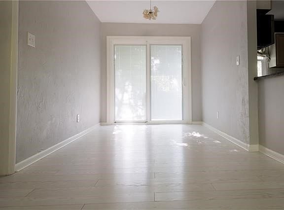 4th image of 8822 Elm Ave