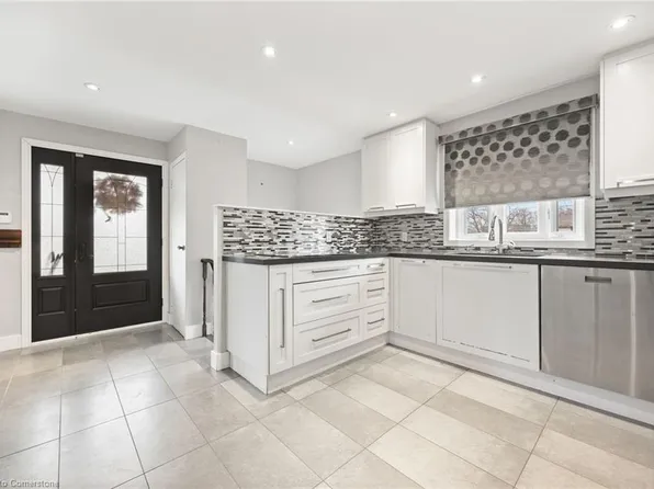 15 Rosewood Ave, Toronto, ON M8Z 1X5