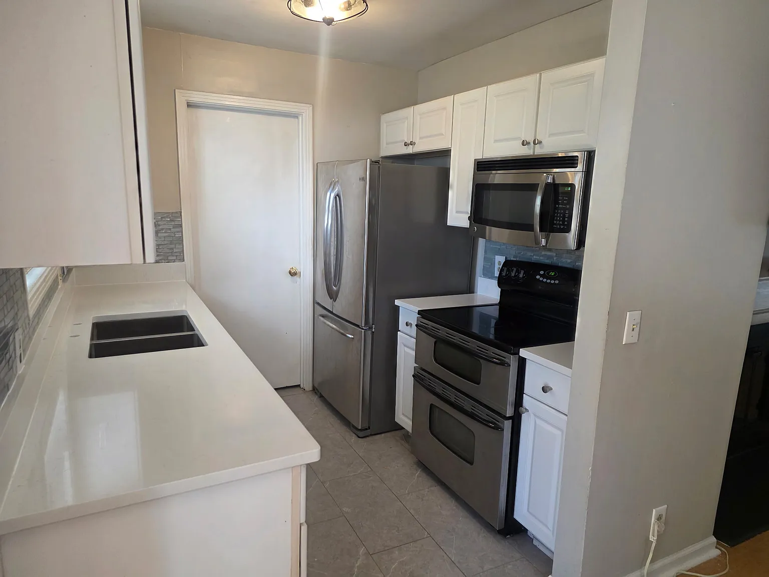 2 bed, 984 sqft, $1,800 — Photo 4