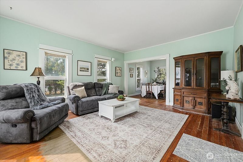 5th image of 503 E Poplar Street