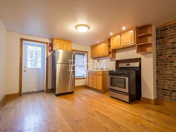 5th image of 941 Pacific St #1