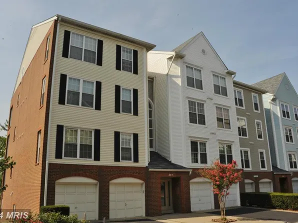 245 S Pickett St #36, Alexandria, VA 22304