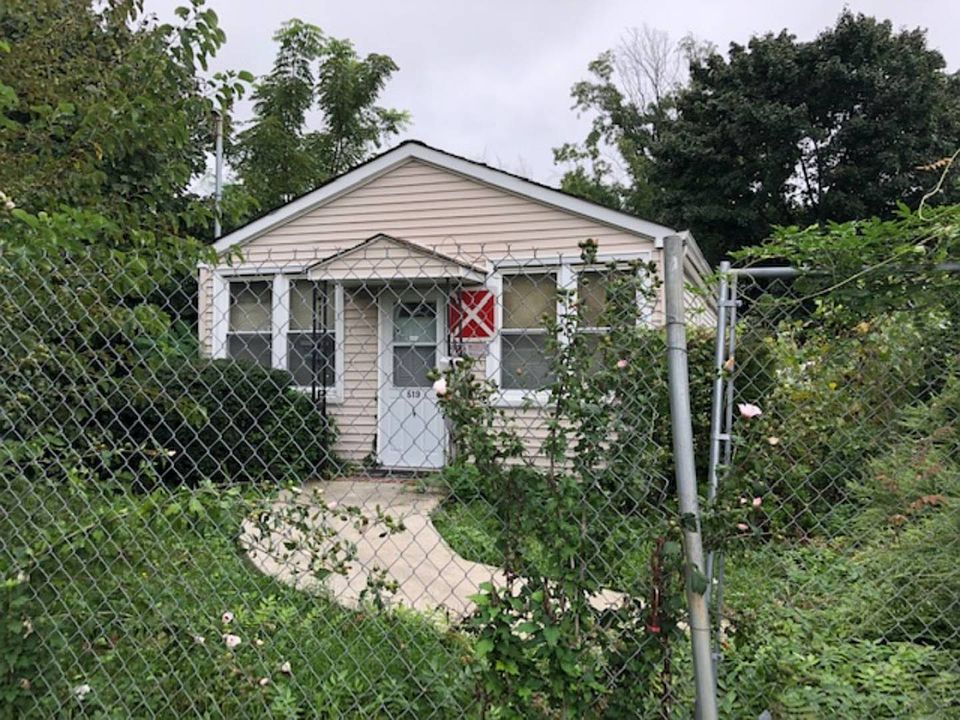 2nd image of 519 S Bayview Ave