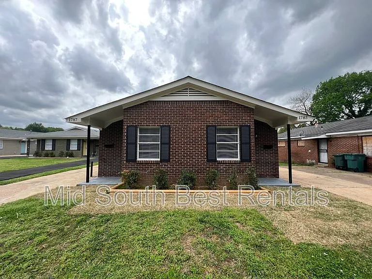 1785 Tampa Cv — Photo 1
