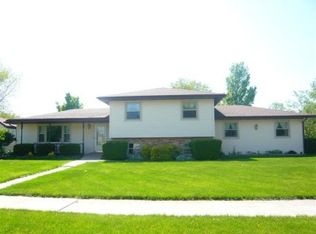 781 Wirtz Rd E, Crown Pt, IN 46307