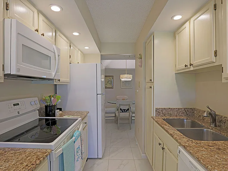 17240 Terraverde Cir #2 — Photo 12
