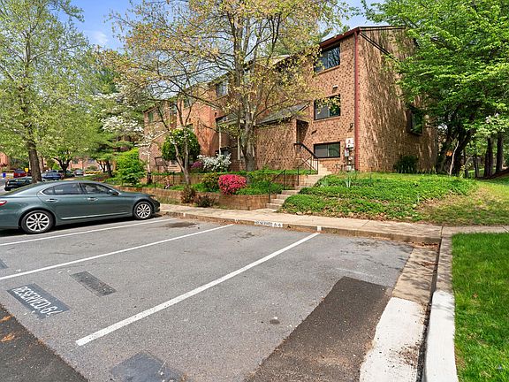 5th image of 8902 Skyrock Ct