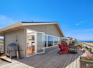 2649 W Beach Rd, Oak Harbor, WA 98277