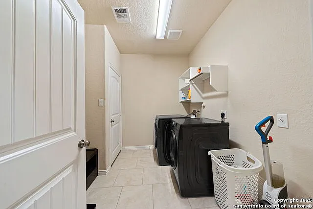 8726 Hideout Bnd — Photo 31
