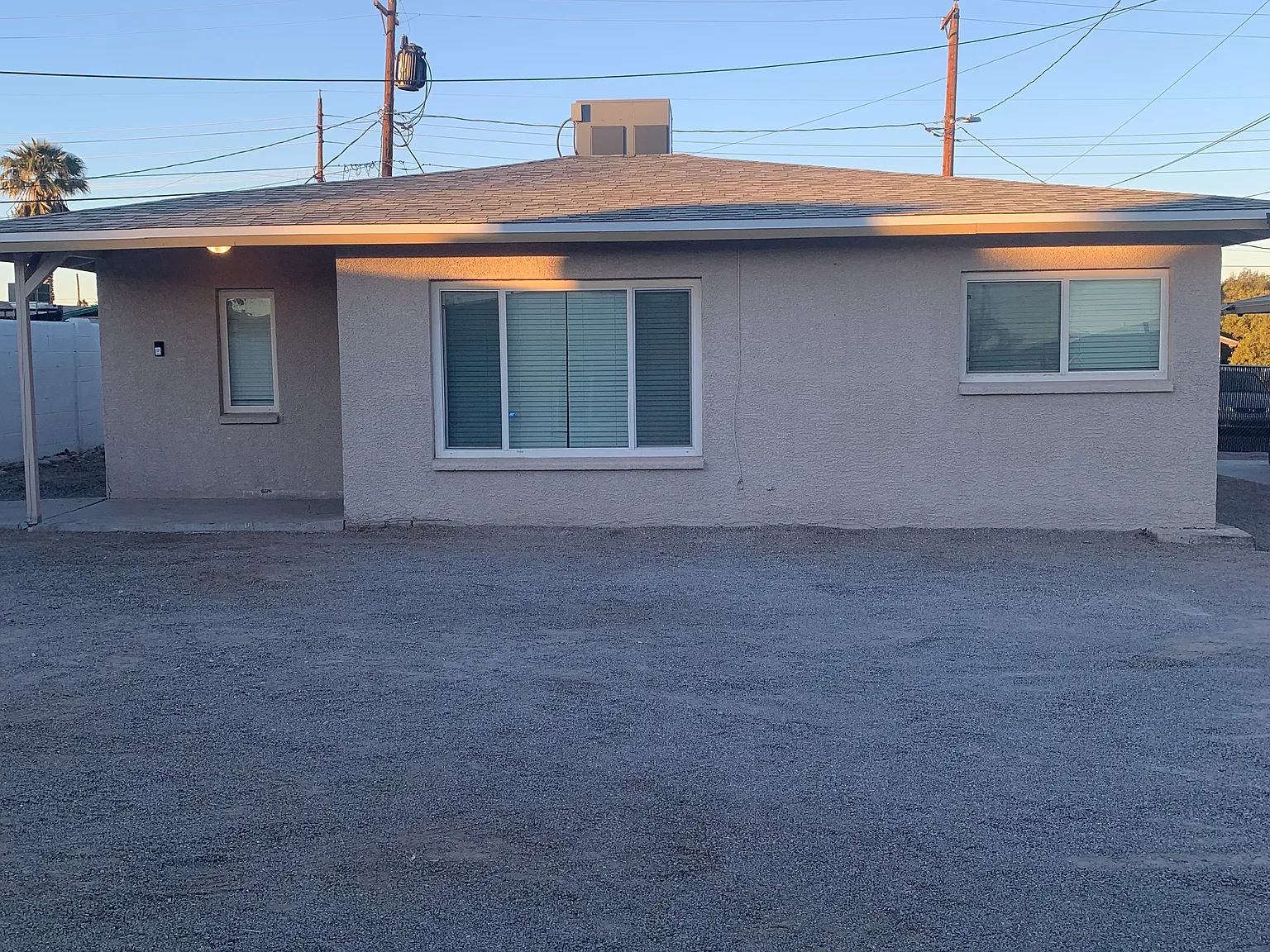 3 bed, 900 sqft, $1,700 — Photo 2