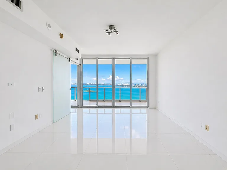 2020 N Bayshore Dr #2909 — Photo 6