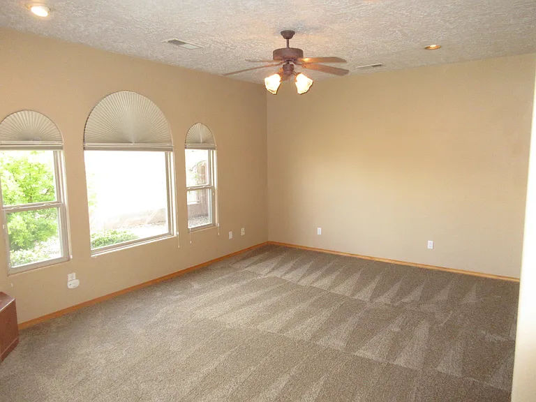 1312 Tiffany Ln SE — Photo 21