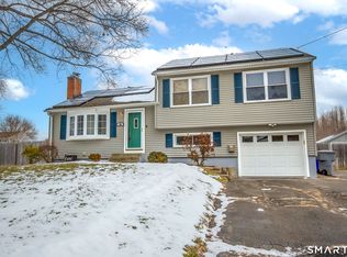 80 Brewster Rd, Enfield, CT 06082