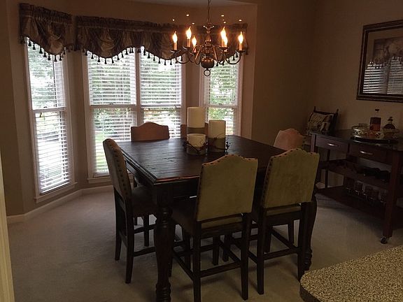 4th image of 672 Forest Hill Dr