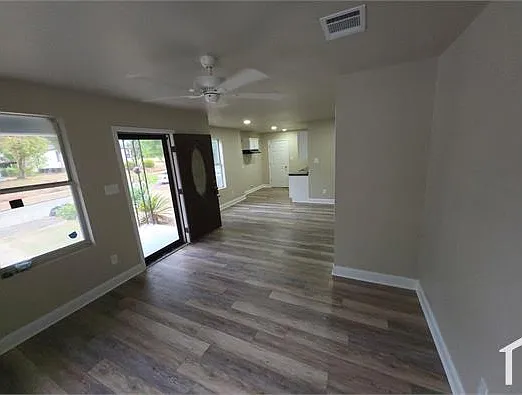 3 bed, 1300 sqft, $1,200 — Photo 3