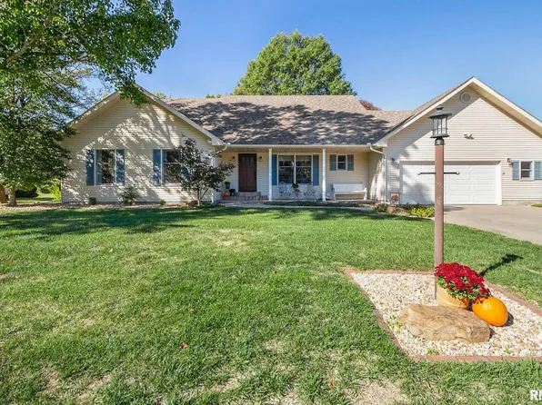113 Lyndsey Ln, Carterville, IL 62918