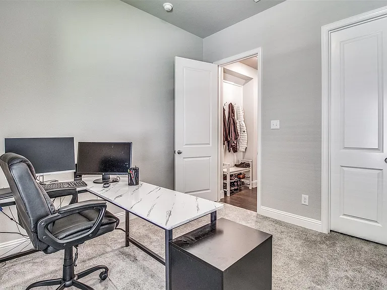 3521 Washington Dr — Photo 15