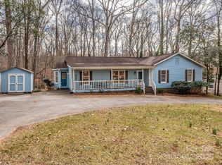 521 Mountainview Dr, Charlotte, NC 28270