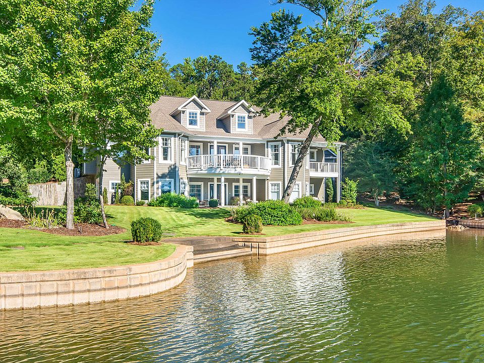 Welcome to 1270 North Ridge!