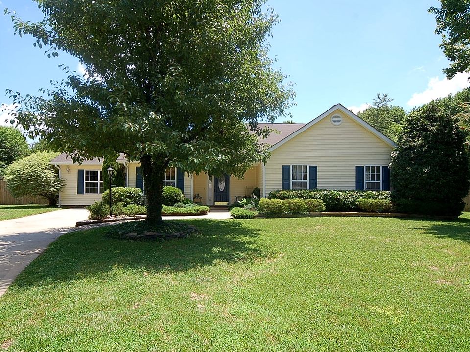 1st image of 607 Fountainhead Ct