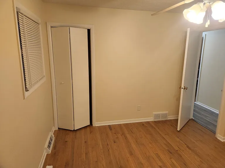 6718 Som Center Rd — Photo 17