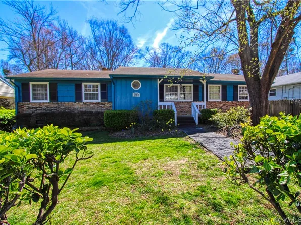 121 Linbrook Dr, Newport News, VA 23602