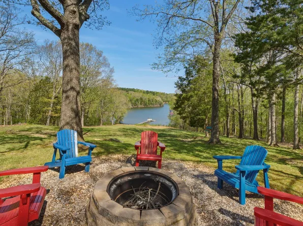 498 Paddle Ln, New Concord, KY 42076