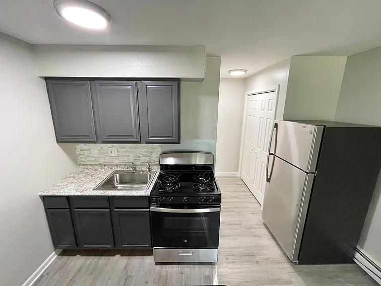 1940 Mark Ave #4 — Photo 3