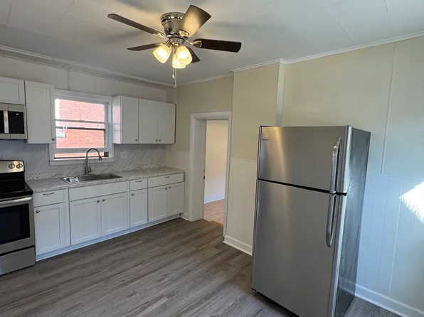 1374 Main St #2, Dubuque, IA 52001