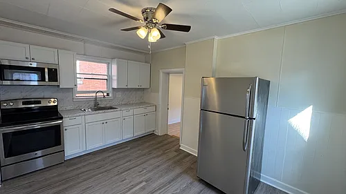 1374 Main St #2 Photo 1
