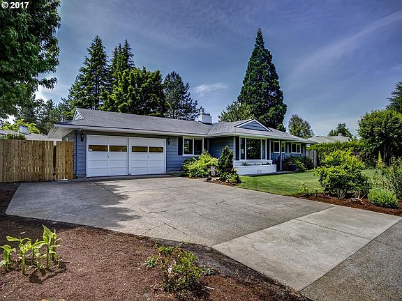 2nd image of 966 NE Birchaire Ln