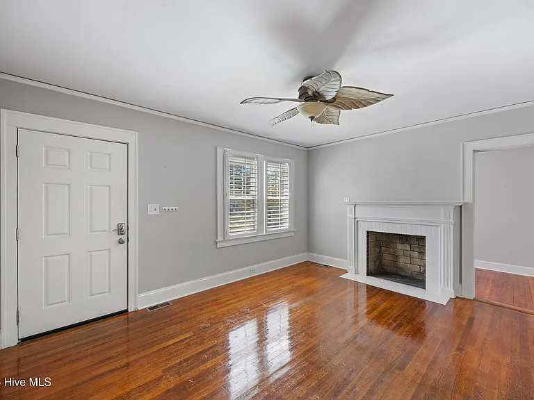 2137 Jackson St — Photo 6