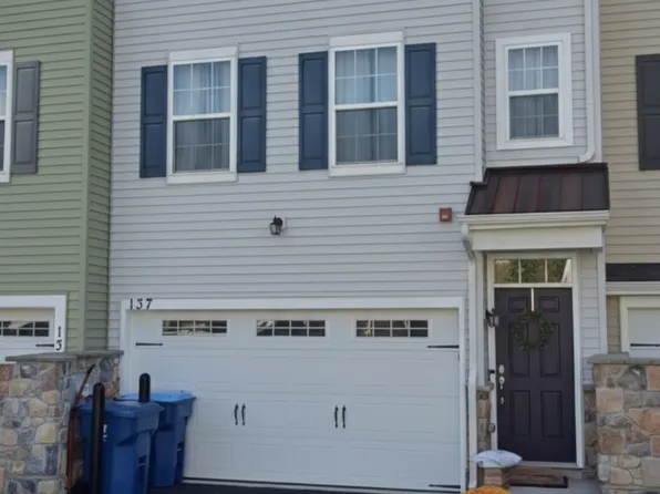 137 Mercer Ct, Fairless Hills, PA 19030