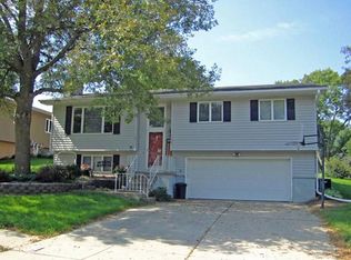 1306 Meadow Ln, Wayne, NE 68787