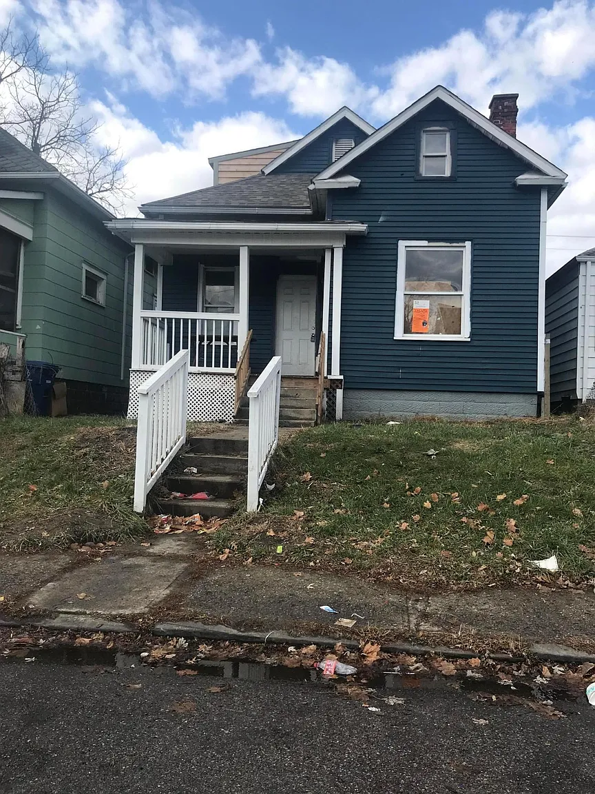445 S Warren Ave photo 1