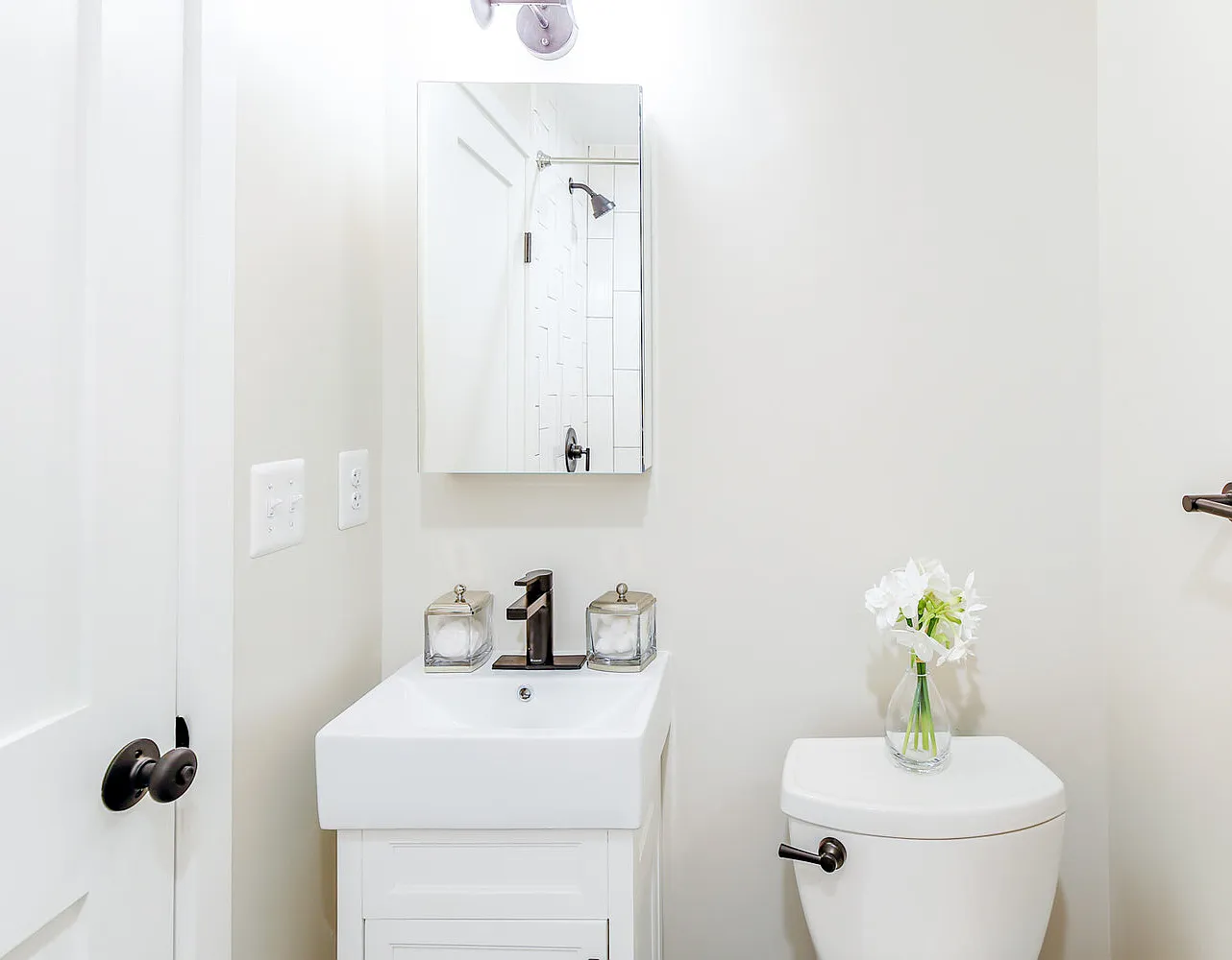 2 bed, 750 sqft, $3,045 — Photo 4