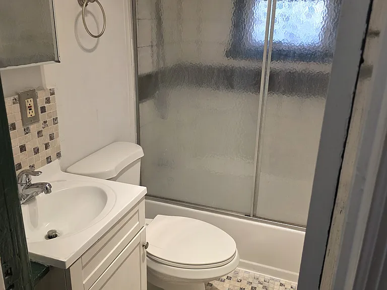 New refinished sink and tiles.