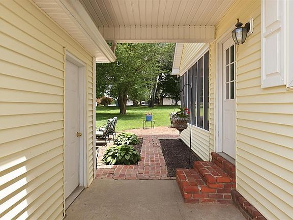 4th image of 1524 Bellemeade Dr