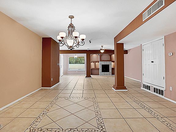 4th image of 10466 Davwood Ln