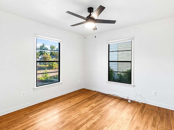 3rd image of 2729 Herring Ave