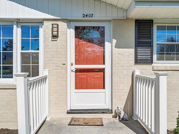 3rd image of 2407 Laura Rd NW