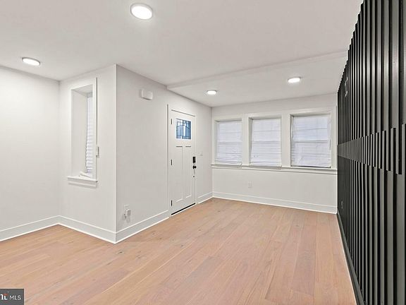 4th image of 6521 N Bouvier St
