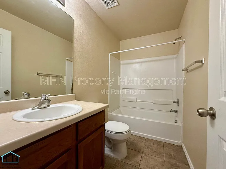 5807 Golf Bnd #2 — Photo 11