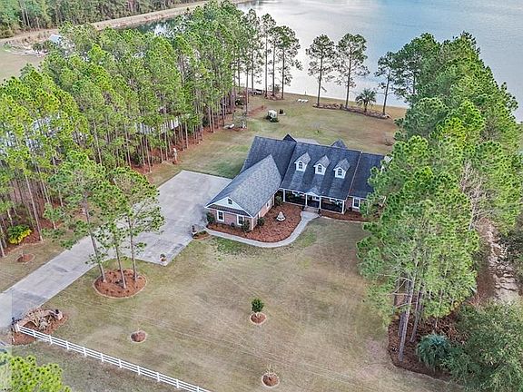 3rd image of 980 Jimmie Ree Ln