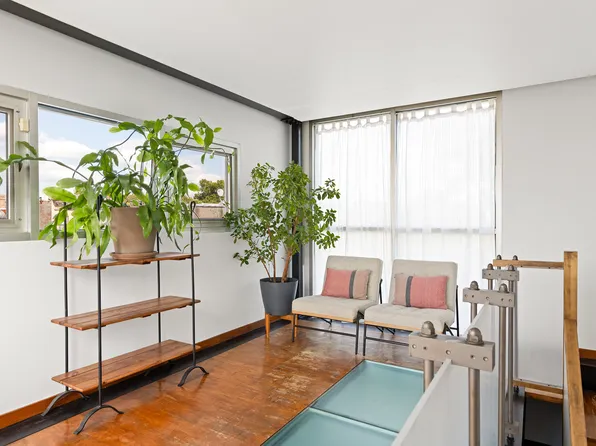 295 6th Avenue image 15 of 20