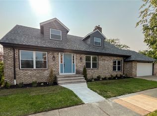 13565 Cedar Rd, University Heights, OH 44118