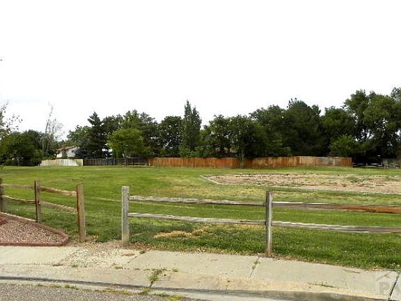 3rd image of 19 Borman Ct