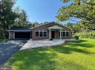 5055 Lakewood Dr, Mohnton, PA