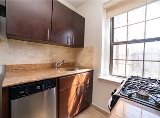 176 Garth Rd APT 2M, Scarsdale, NY 10583